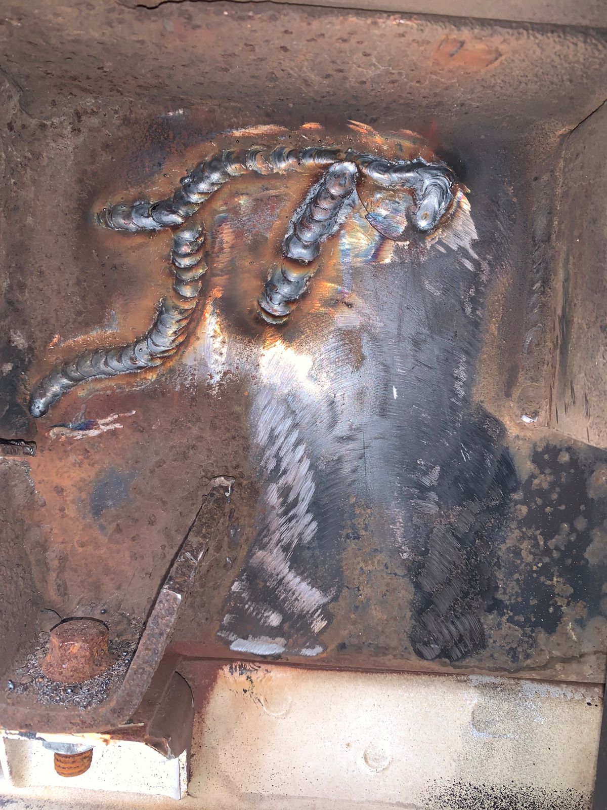 Oficina da Solda - Soldagem em Baú de Caminhão